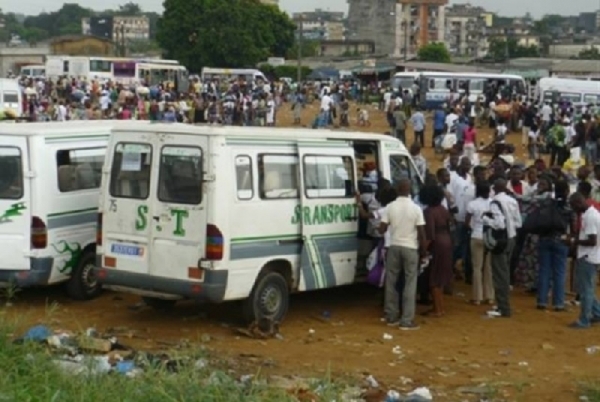 Le gouvernement crée une autorité pour réglementer les gares de transports à Abidjan